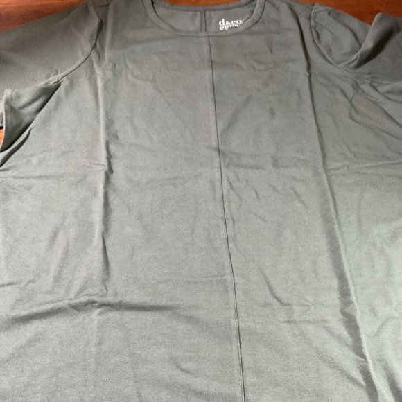 D&Co. Essentials Women's Top Sz 1 XL  Short Sleeve T-Shirt Green Seam In Center - Picture 3 of 10